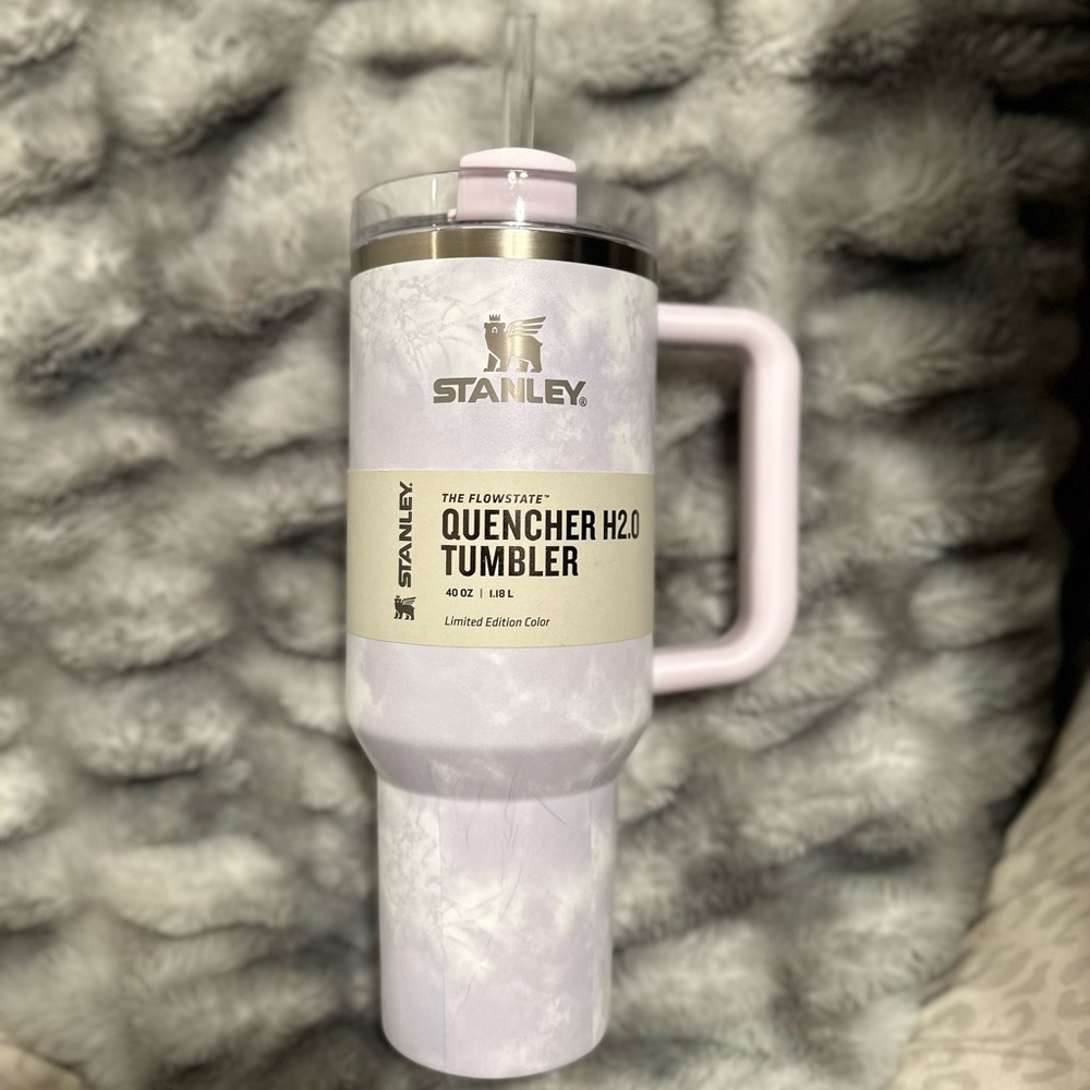 Limited Edition Stanley Quencher H2.0 Tumbler 💟